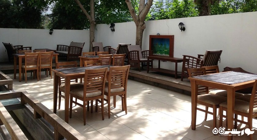 رستوران فضای باز هتل